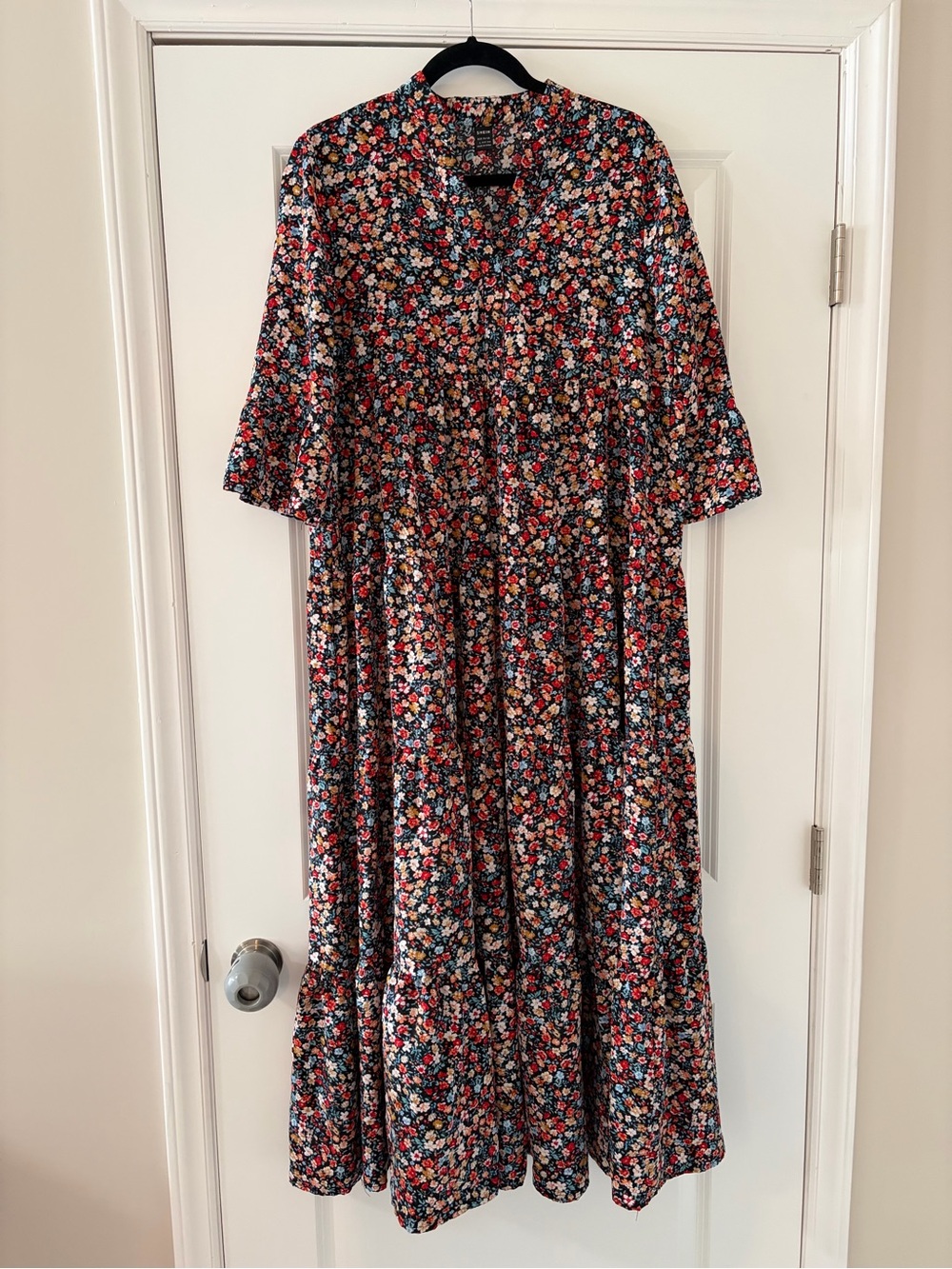SHEIN Navy Floral Maxi Dress with Red and Pink Blossoms
